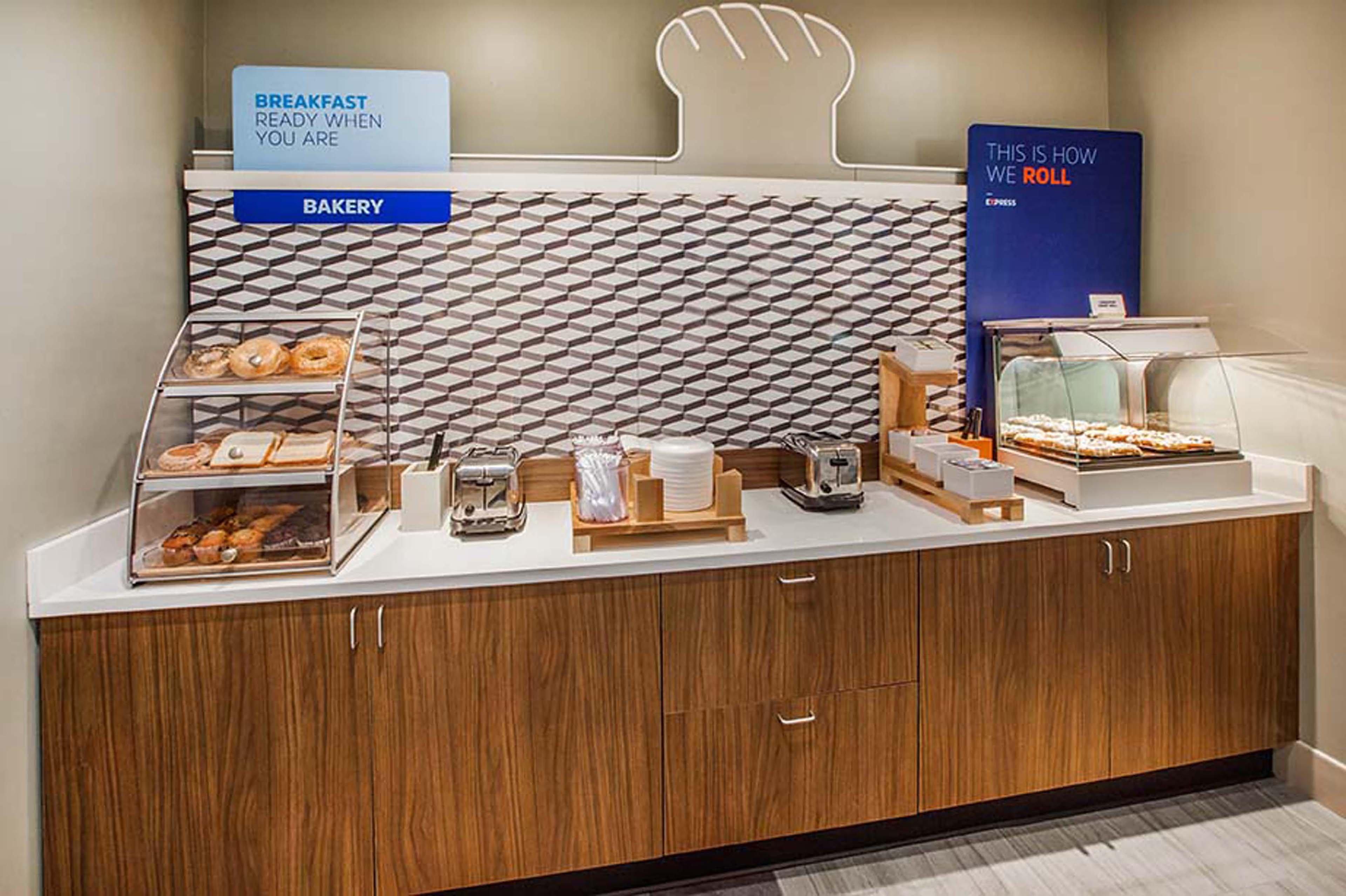 Holiday Inn Express & Suites Monroe By Ihg Εξωτερικό φωτογραφία